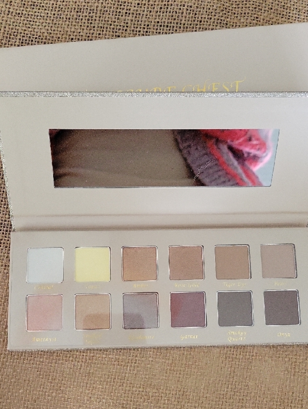 Mellow Treasure Chest Eyeshadow Palette - White & Gold